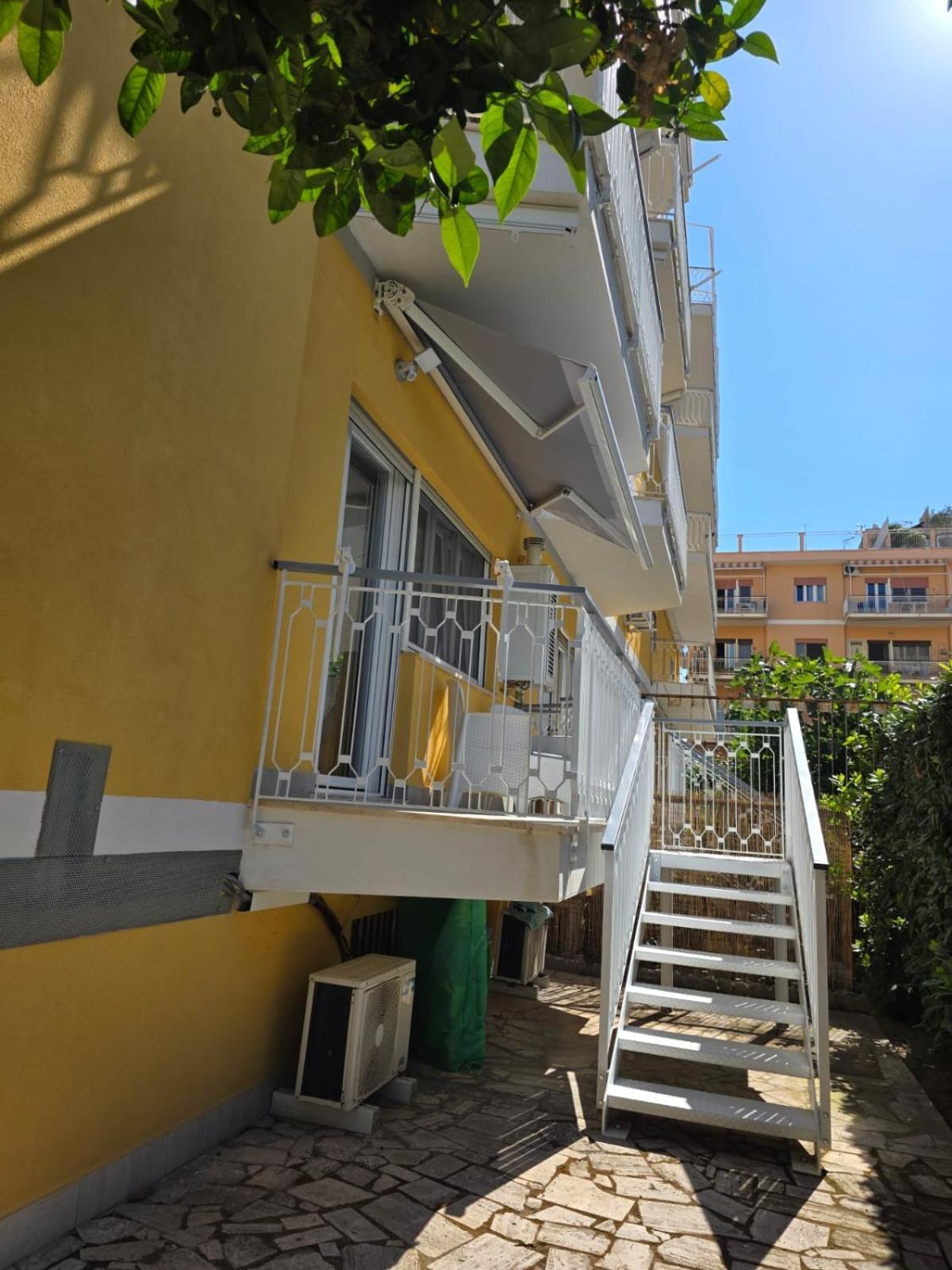 Calliope Terracina Buitenkant foto